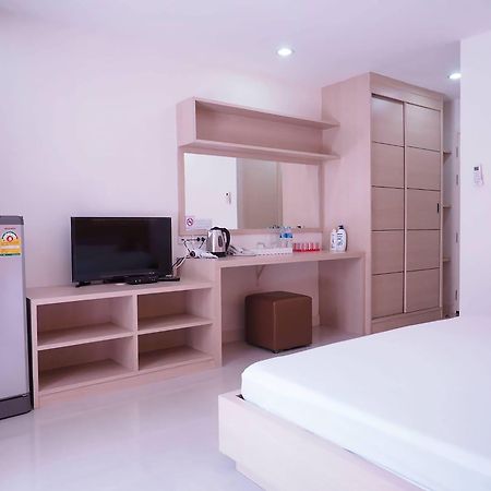 Baan Mek Mok Apartment Bangkok Exterior photo