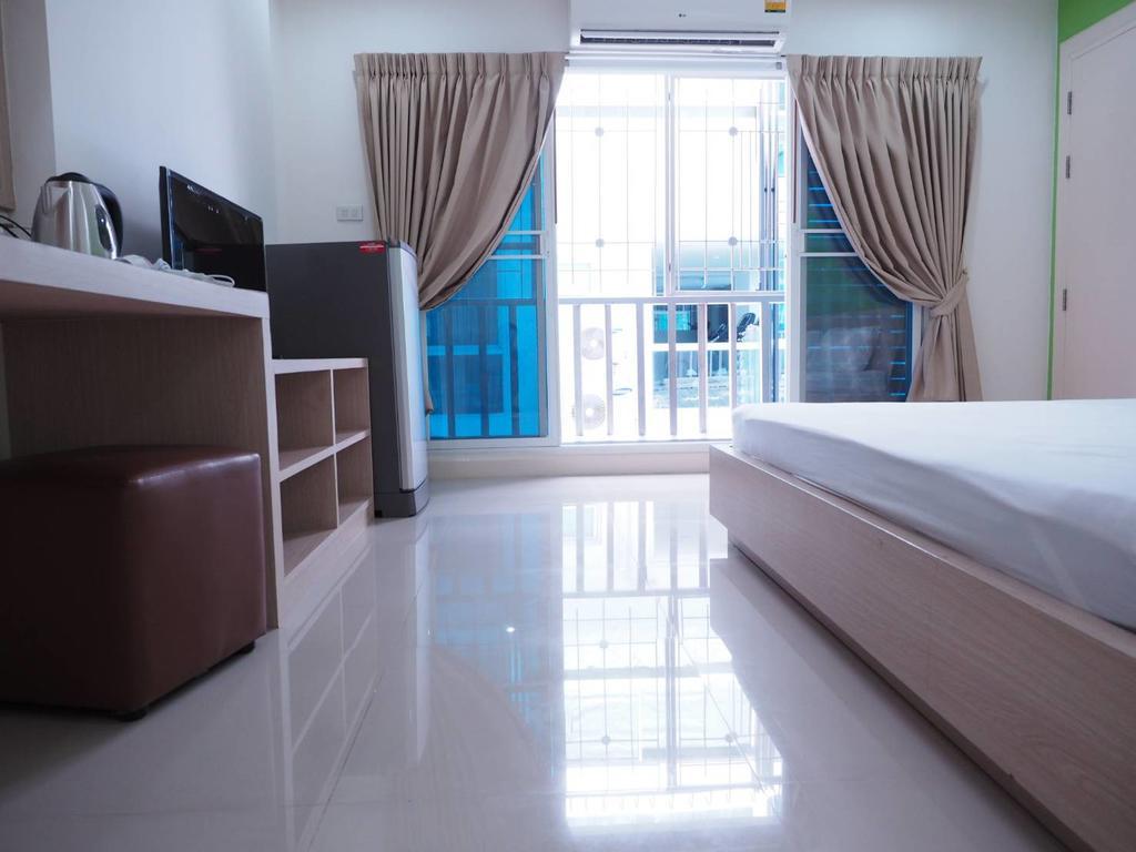 Baan Mek Mok Apartment Bangkok Exterior photo